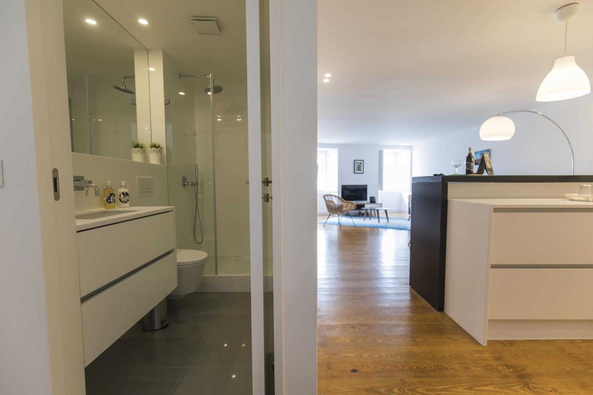Lovely Duplex W Balcony Apartment Lisbon