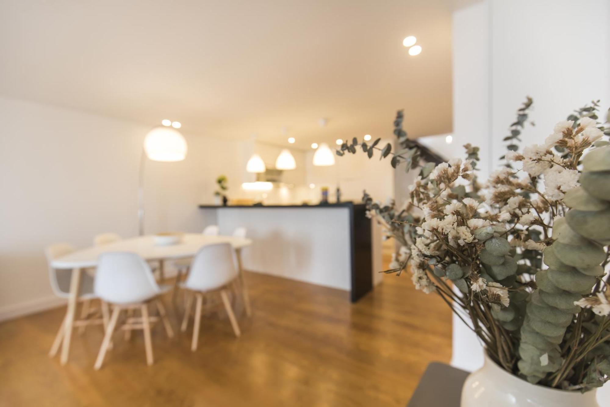 Apartment Lovely Duplex W Balcony Lisbon