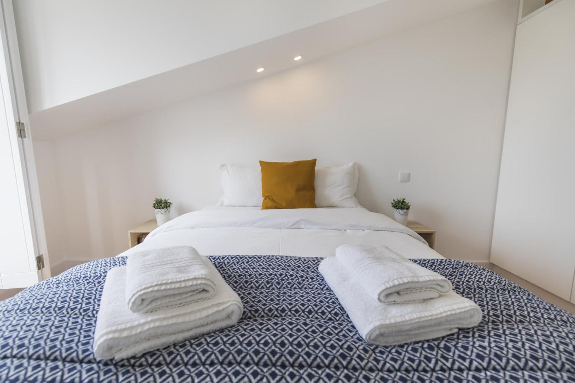 Lovely Duplex W Balcony * Lisbon