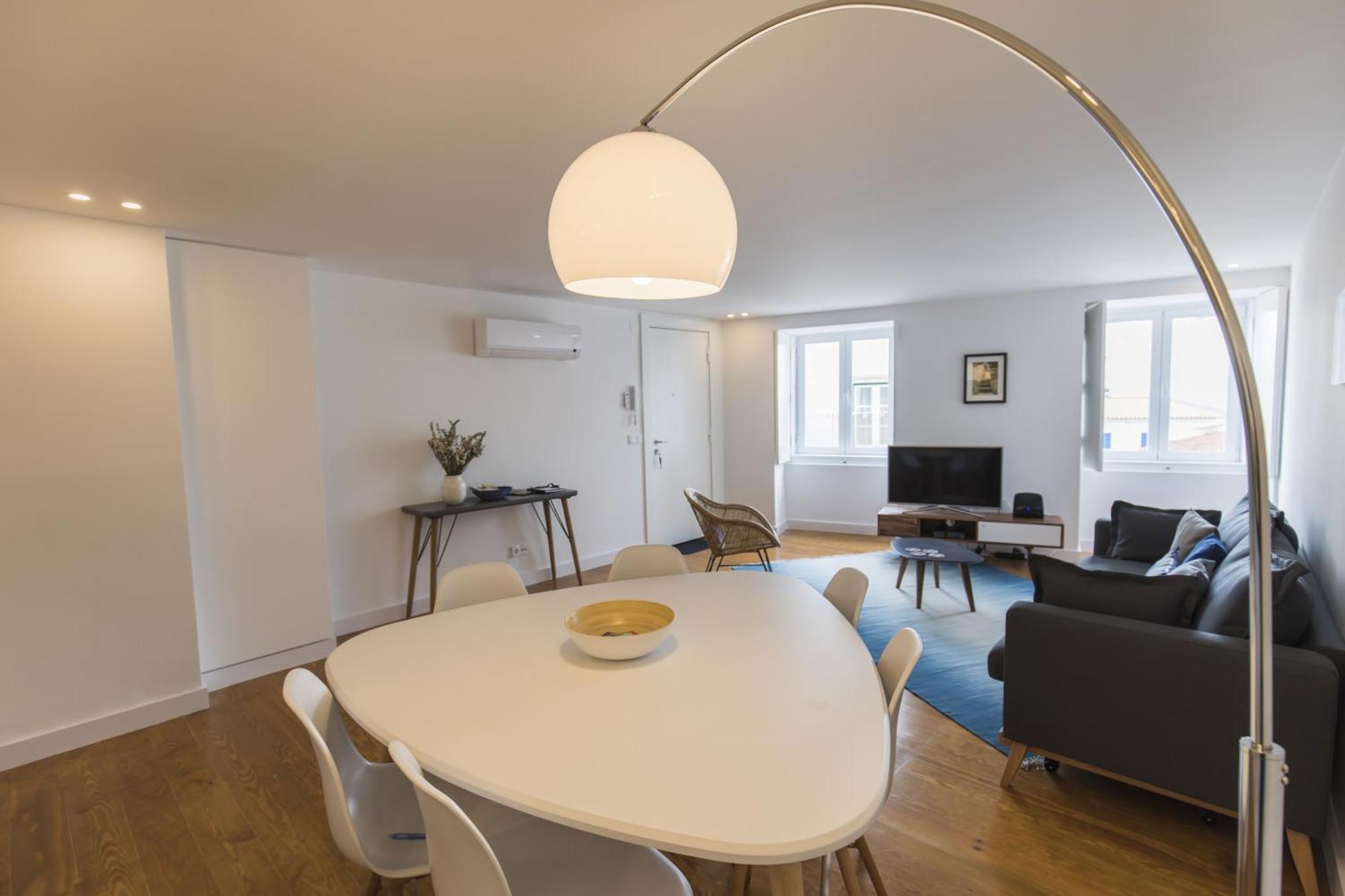 Apartment Lovely Duplex W Balcony