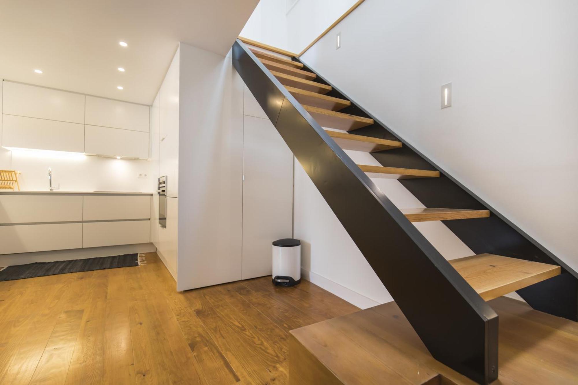 Apartment Lovely Duplex W Balcony Lisbon