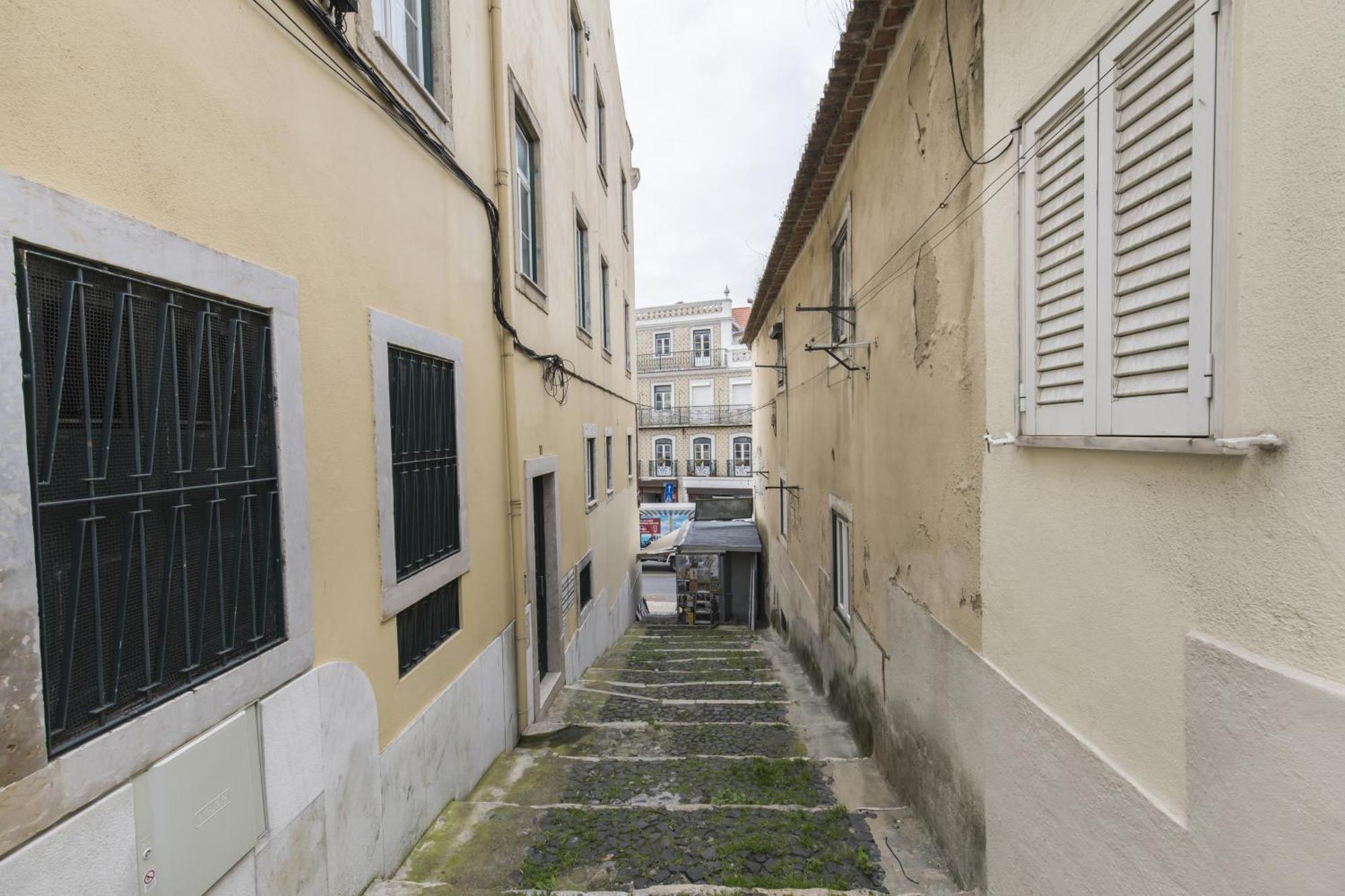 Lovely Duplex W Balcony * Lisbon