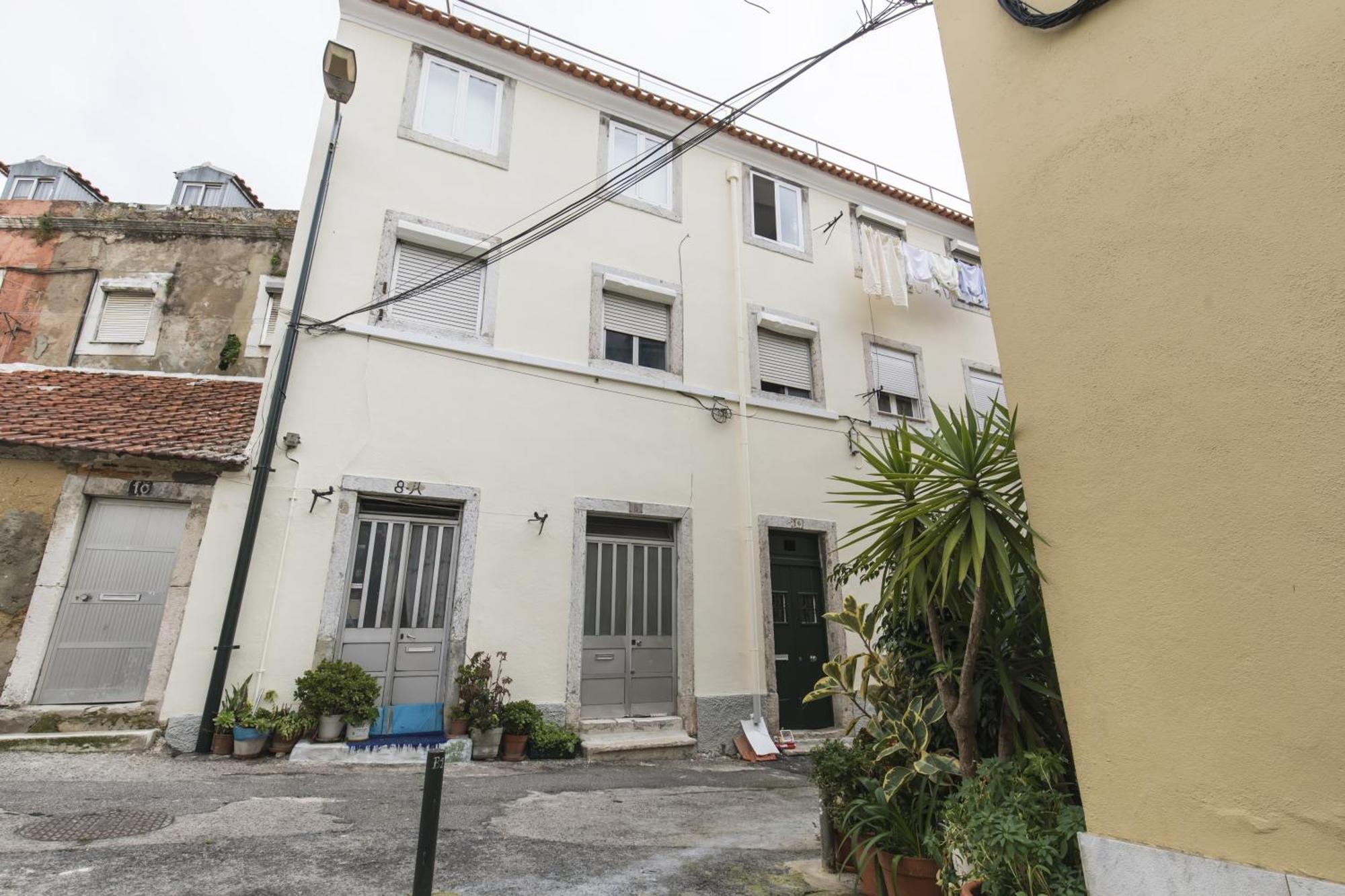 Lovely Duplex W Balcony Apartment Lisbon