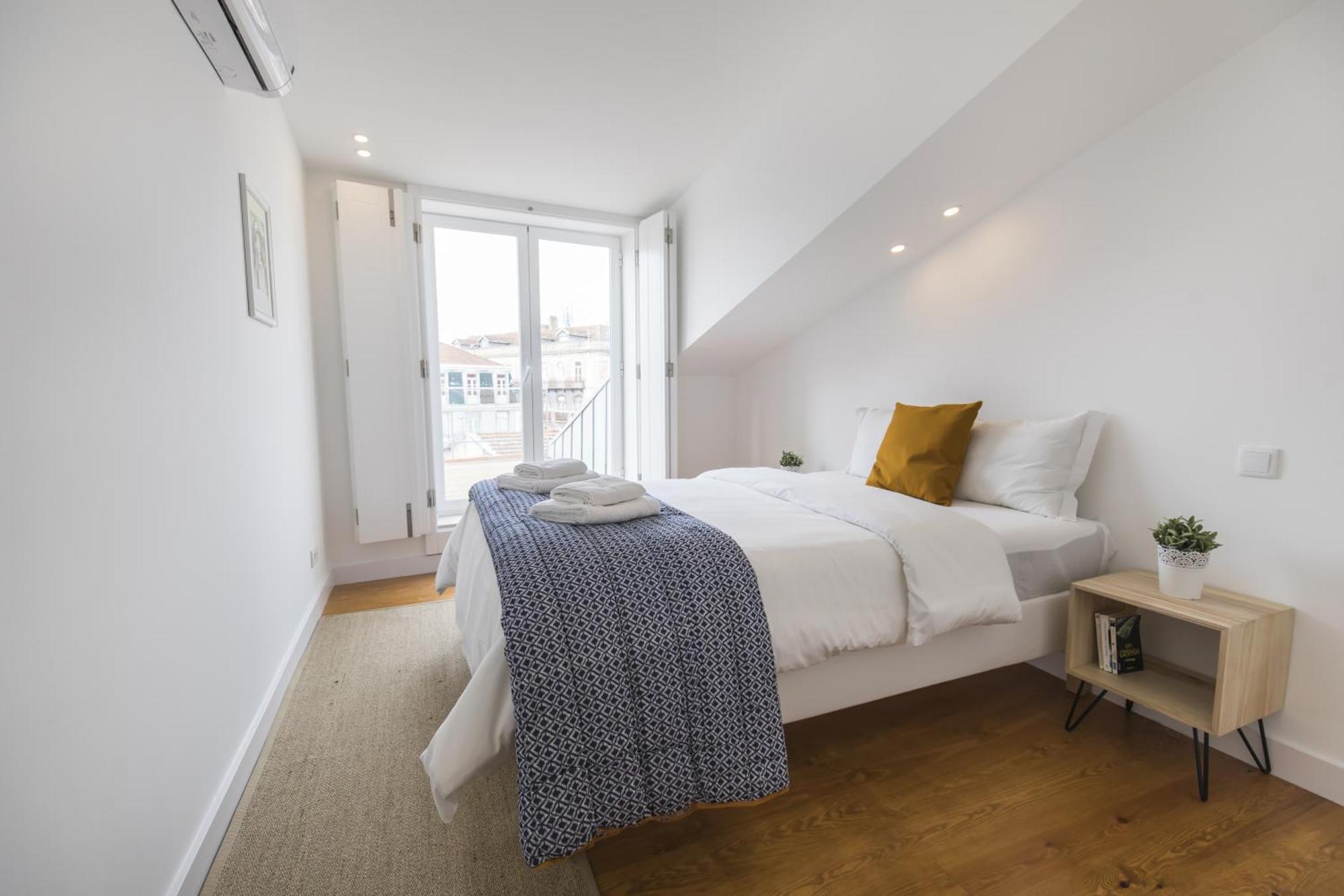 Lovely Duplex W Balcony * Lisbon